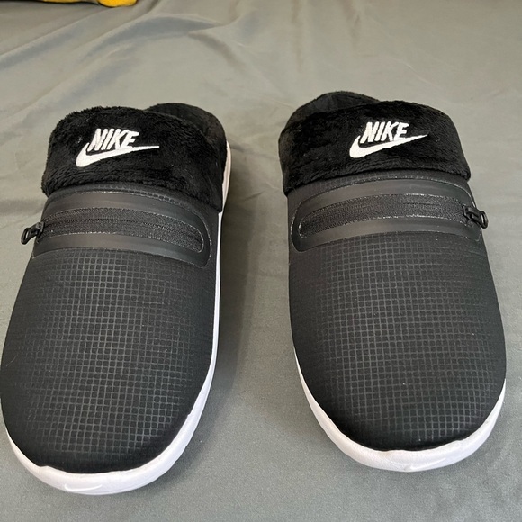 Nike slippers - Picture 2 of 4